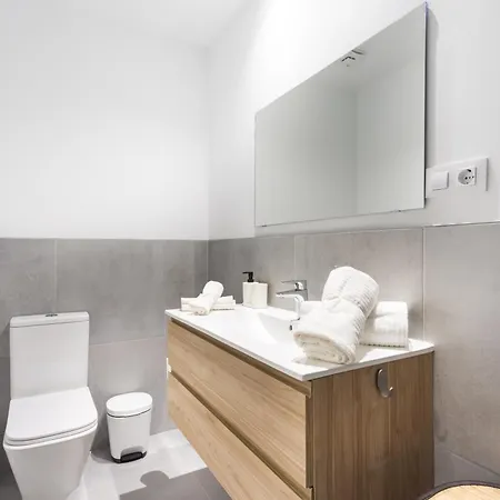 Home2book Modern Indoor Terrace, Lejlighed La Laguna (Tenerife)