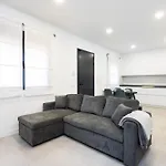 Home2book Modern Indoor Terrace, شقة